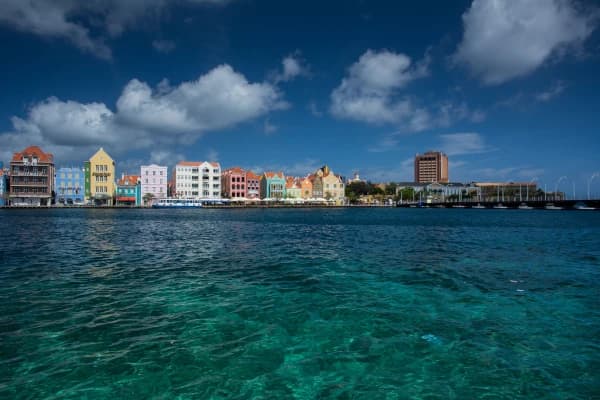 Traveler visiting Curaçao